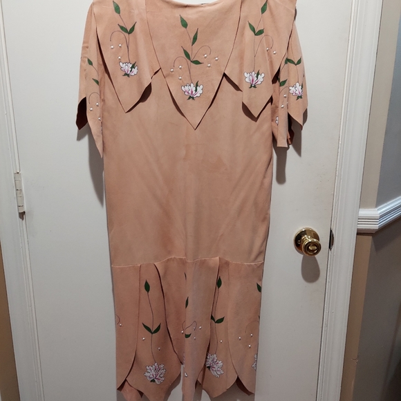 VINTAGE Mon Cheri Boutique dress with bib. Unique. Adorned with flowers & pearls - Picture 7 of 7